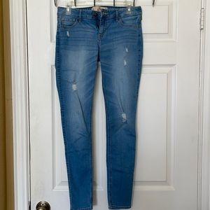 Hollister 5R light wash jeans